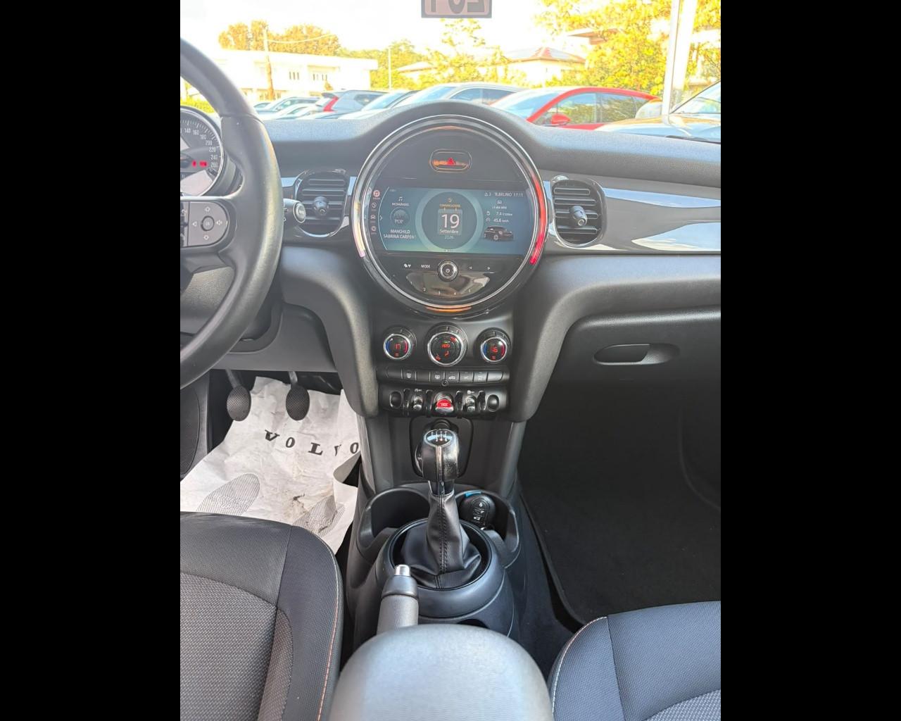 MINI Mini IV F55 2021 5p - Mini 5p 1.5 One Classic 75cv
