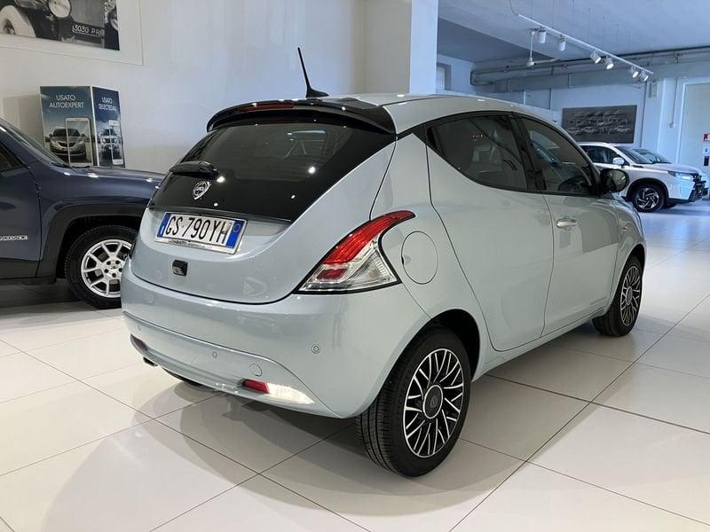 Lancia Ypsilon 1.0 FireFly 5 porte S&S Hybryd Gold