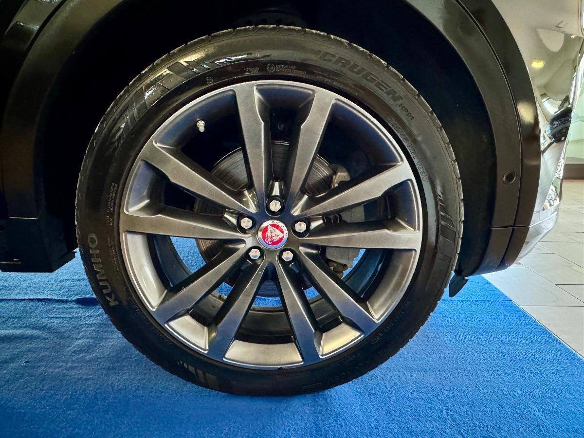 JAGUAR E-pace2.0D 150CV AWD aut. R-Dynamic IVA ESPOSTA