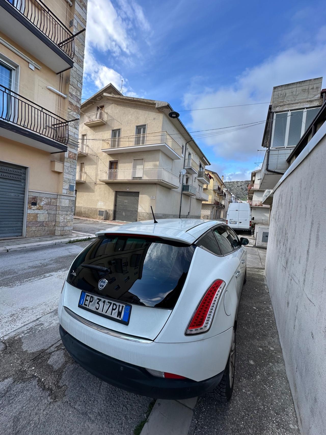 Lancia Delta 1.6 MJT DPF Gold