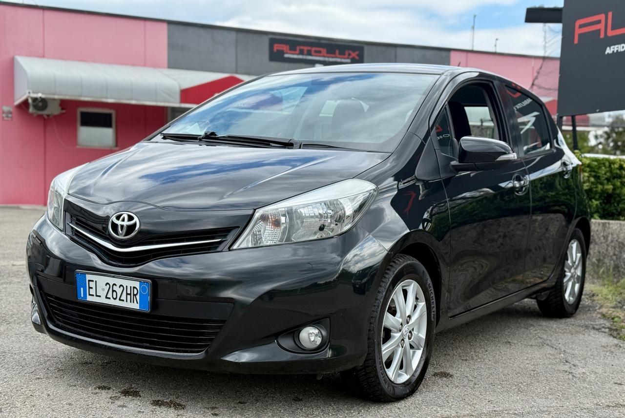 Toyota Yaris 1.0 5 porte Lounge 2011 OK NEOPTENTATI