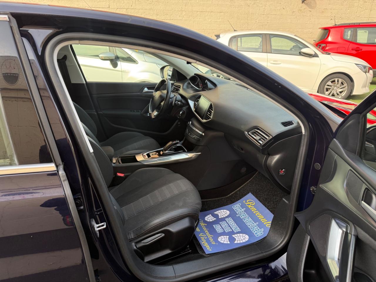 Peugeot 308 1.5diesel CAMBIO AUTOMATICO - 2019