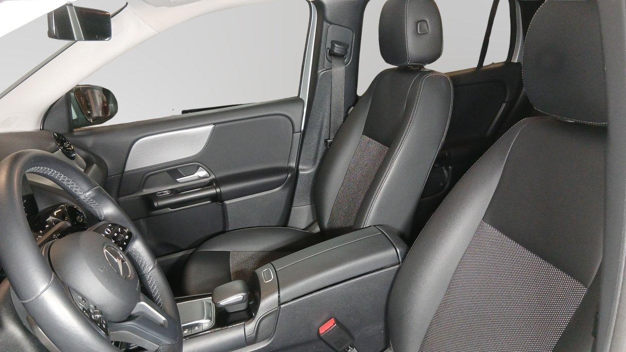 Mercedes-Benz GLA (H247) - GLA 180 d Automatic Business Extra