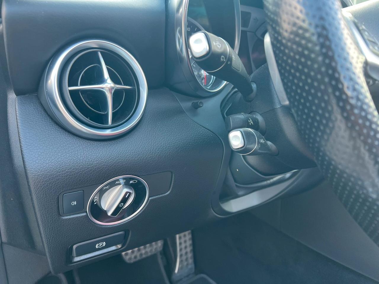 Mercedes-benz SLC 300 AMG line
