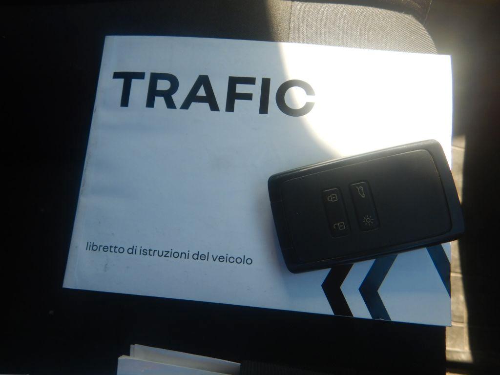RENAULT Trafic passenger 2.0 Blue dci 150cv L2H1 Equilibre EDC