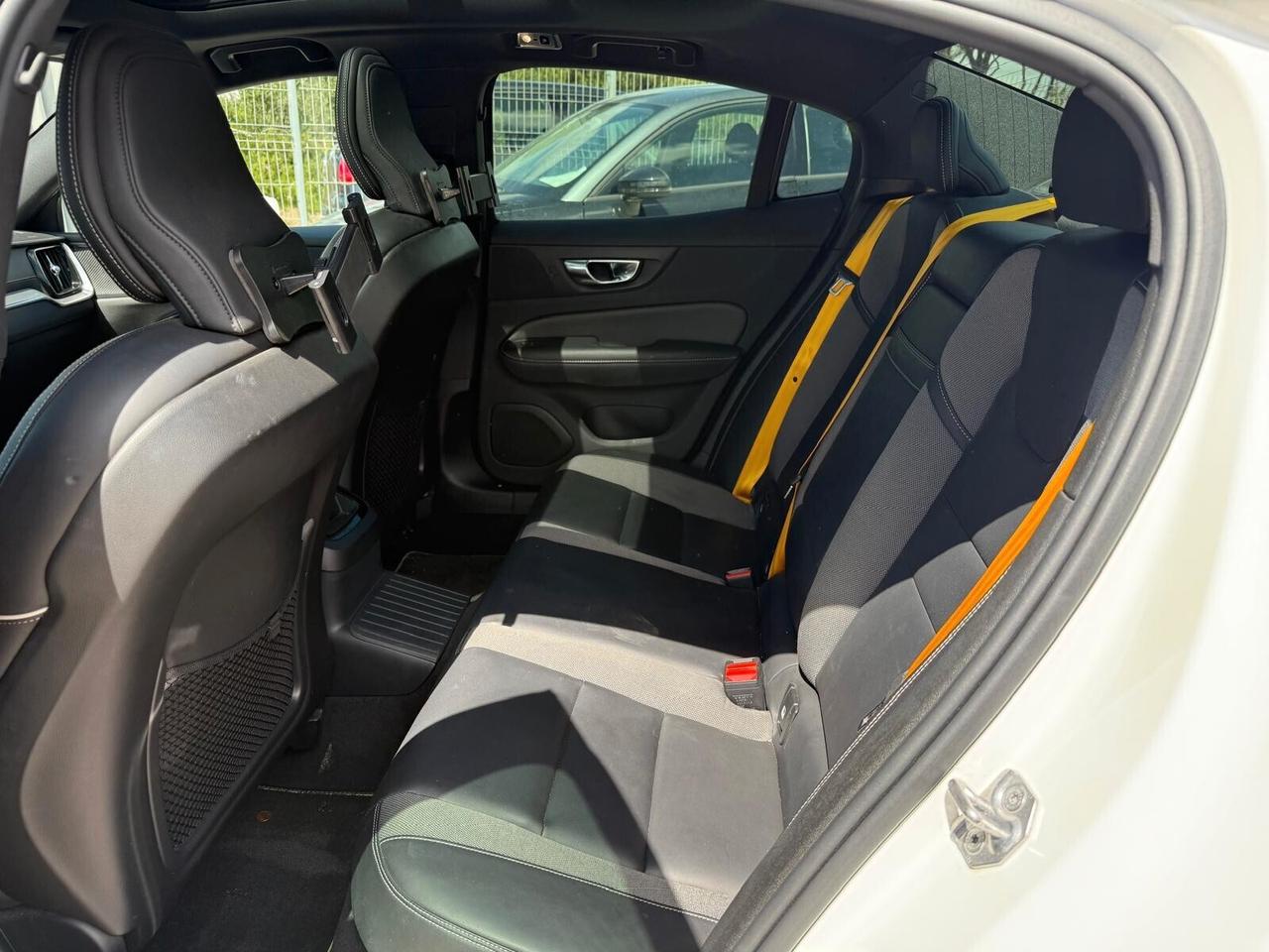 Volvo S60 T8 Recharge AWD Plug-in Hybrid R-Design 318Cv