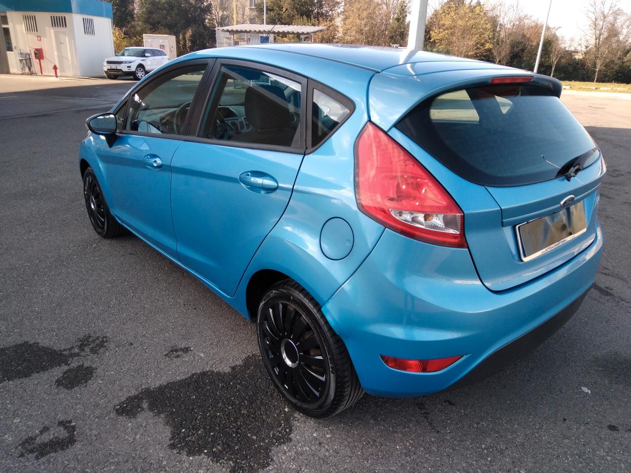 Ford Fiesta 1.4 TDCi 70CV 5 porte Titanium x neopatentati
