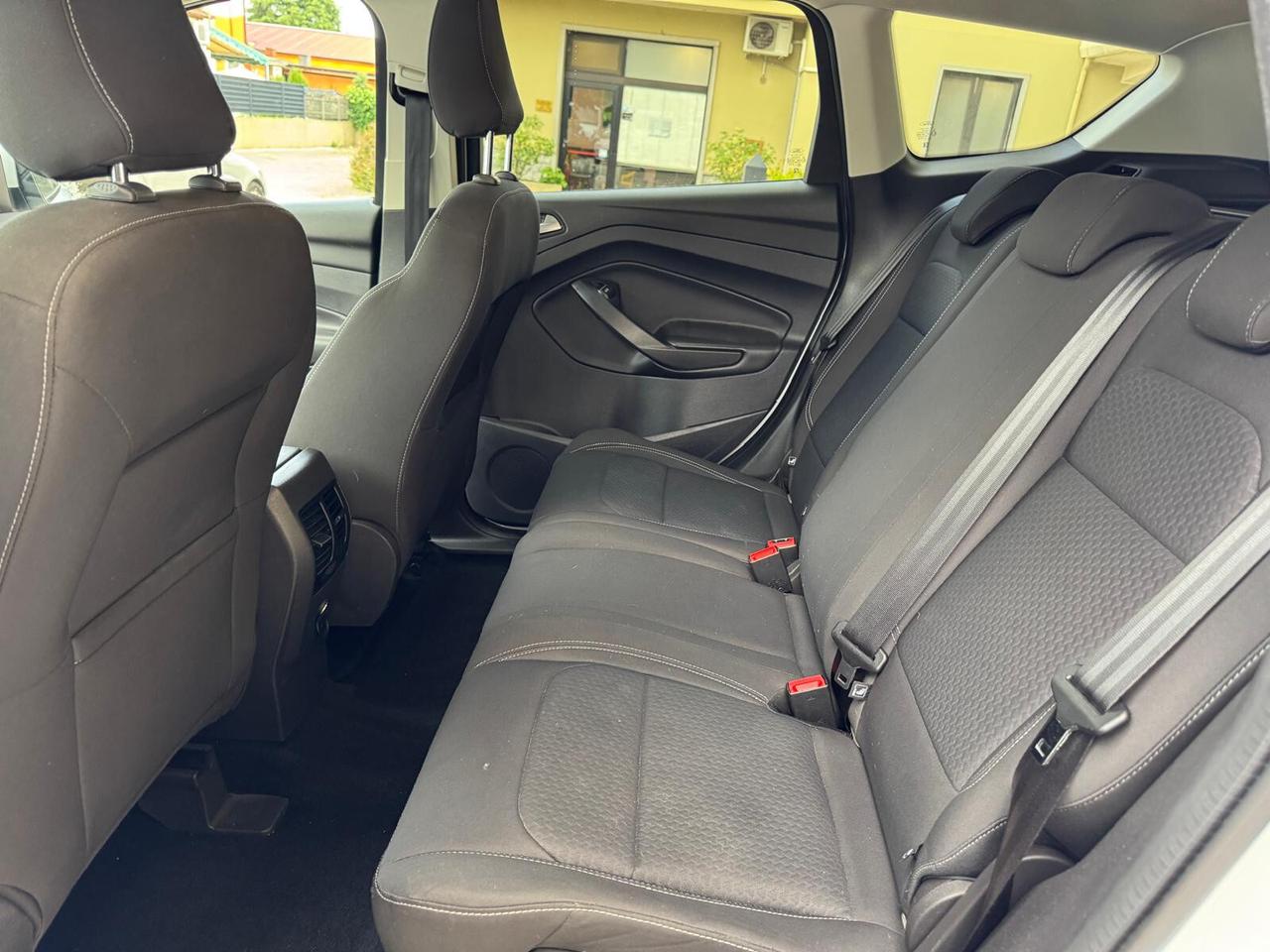 Ford Kuga 1.5 TDCI 120 CV S&S 2WD Powershift Business