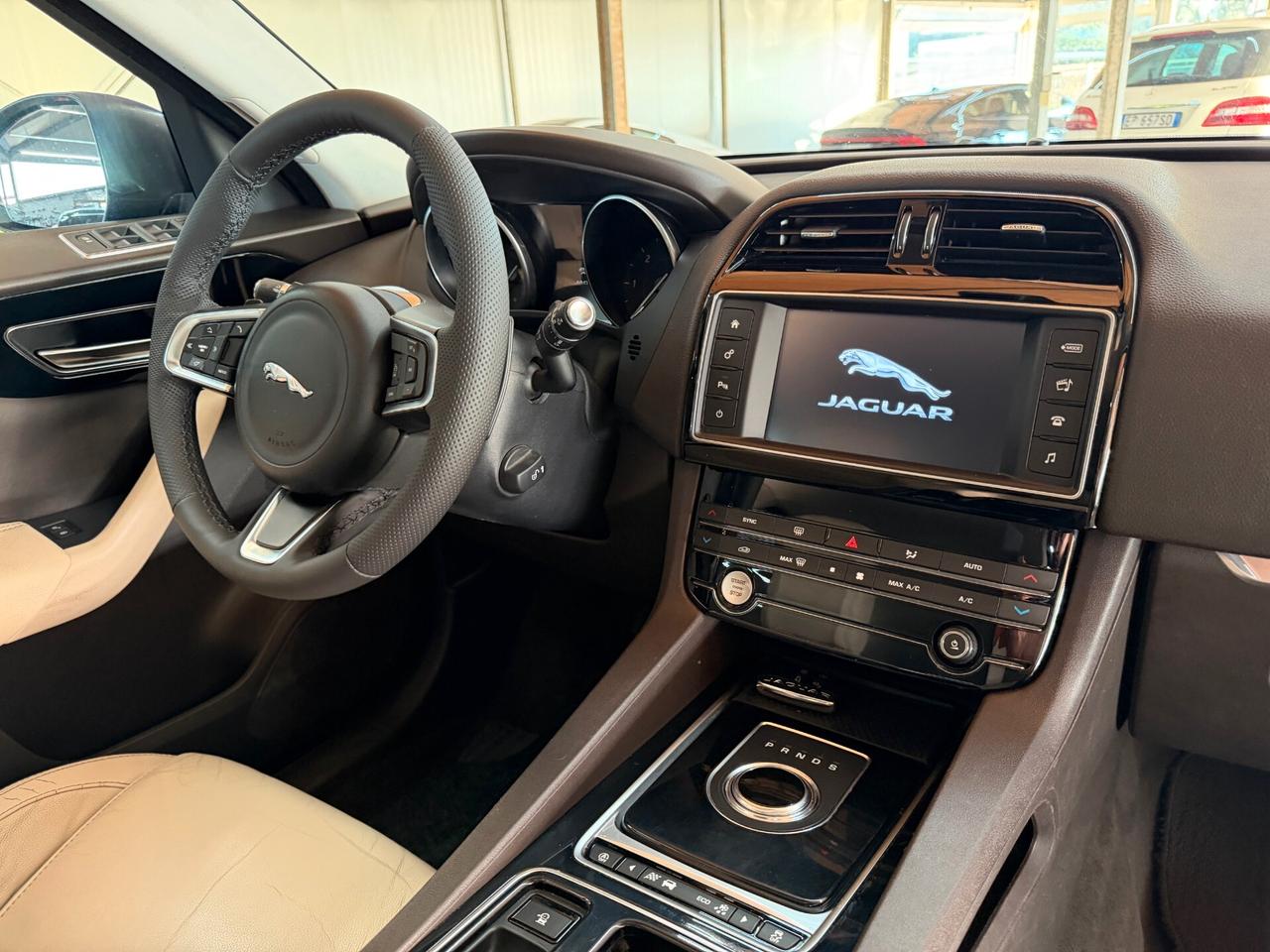 Jaguar F-Pace 2.0 D 180 CV - 24 MESI DI GARANZIA