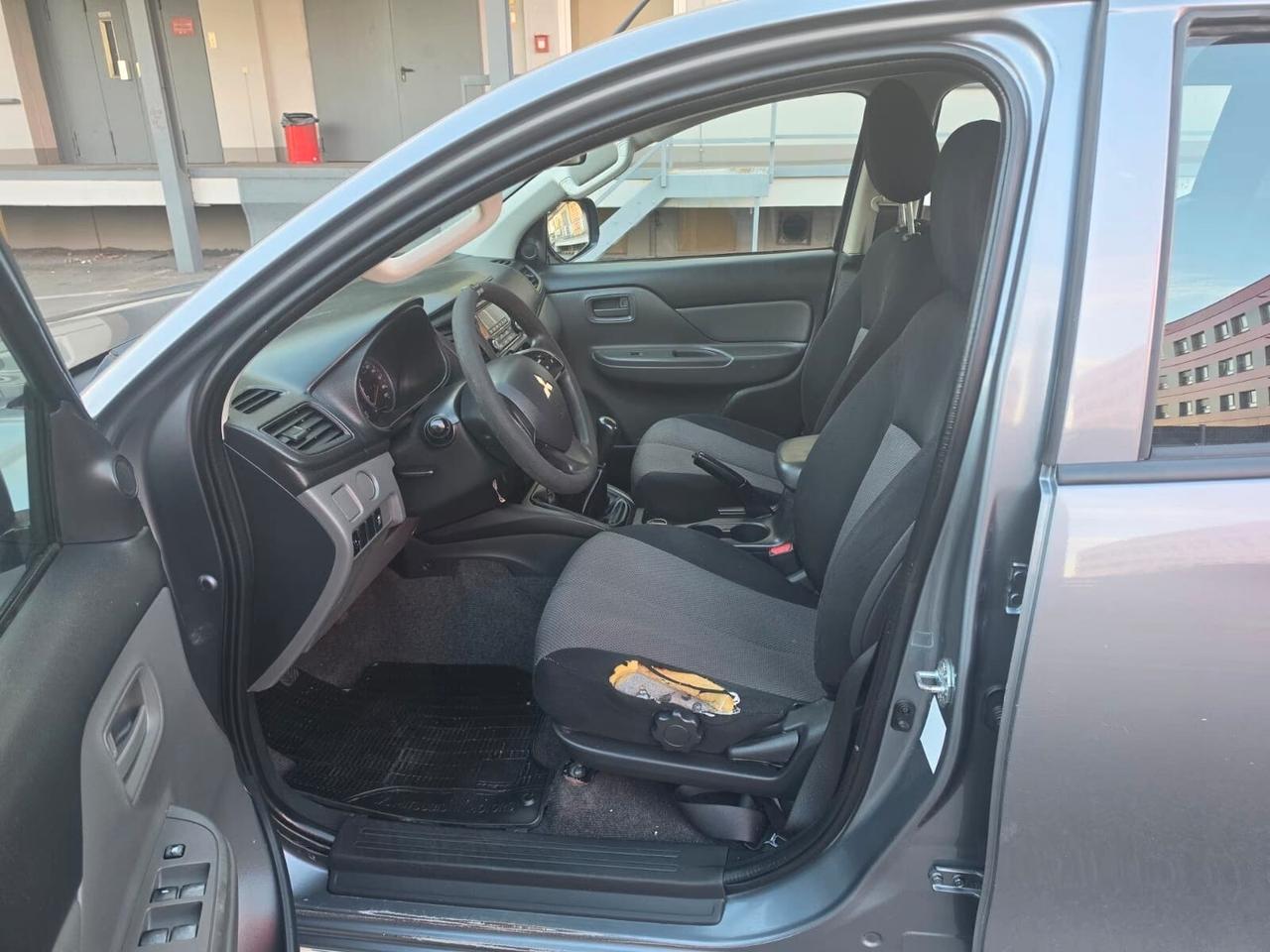 Mitsubishi L200 DC CLIMA CERCHI E GANCIO