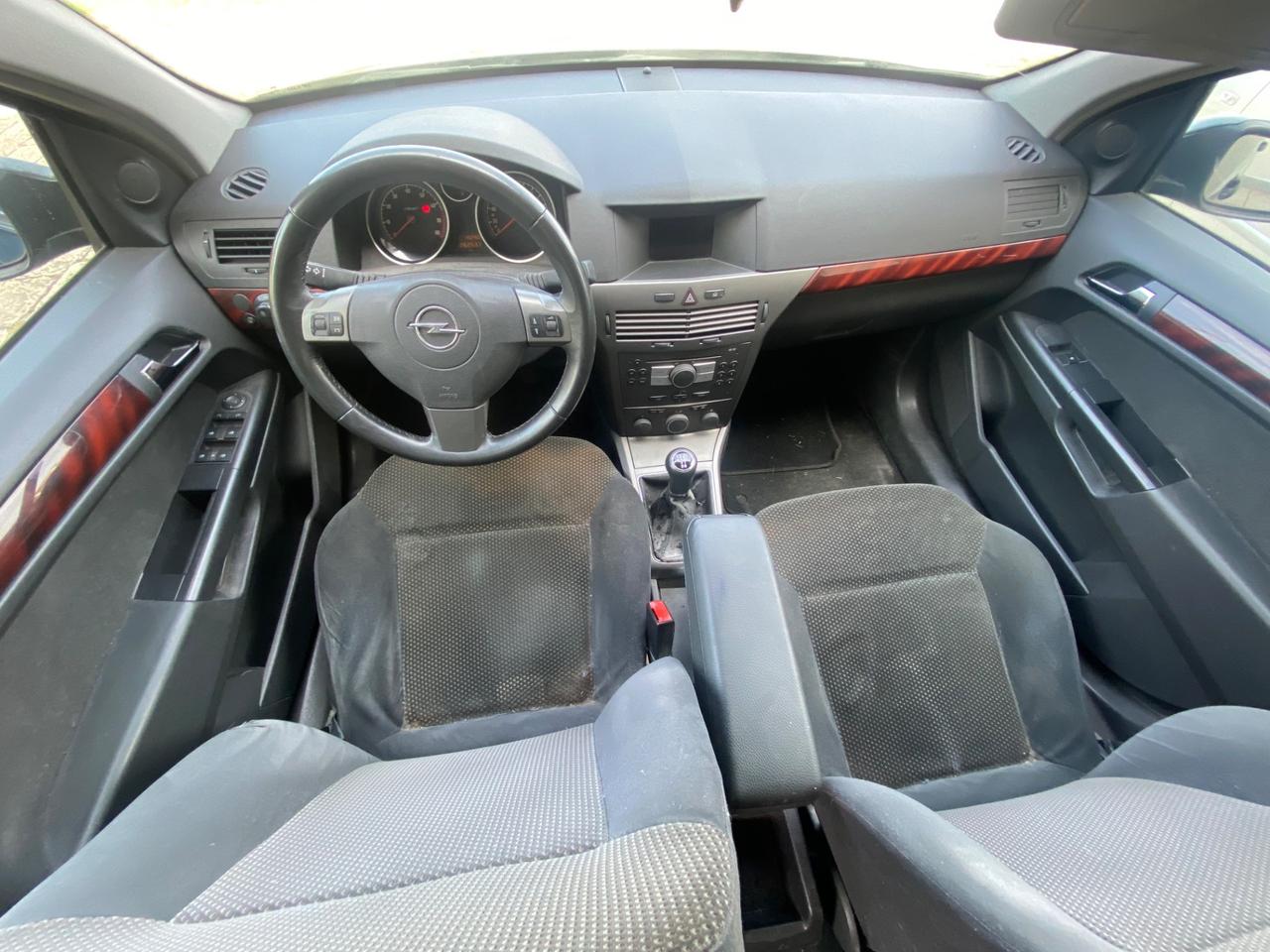 Opel Astra 1.6 16V Twinport 5 porte Cosmo
