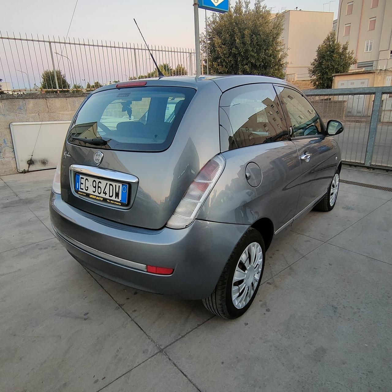 Lancia Ypsilon 1.3 MJT 75 CV Platino