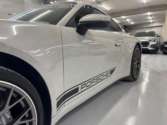 PORSCHE 911 Carrera