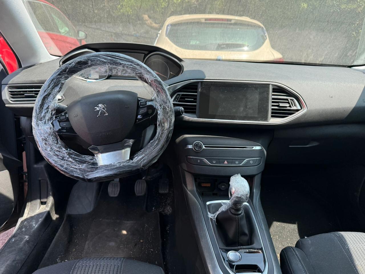 Peugeot 308 S.W. 1.5 Hdi Testata rotta