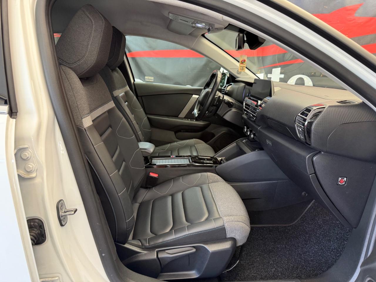 Citroen C4 PureTech 130 S&S EAT8 Shine