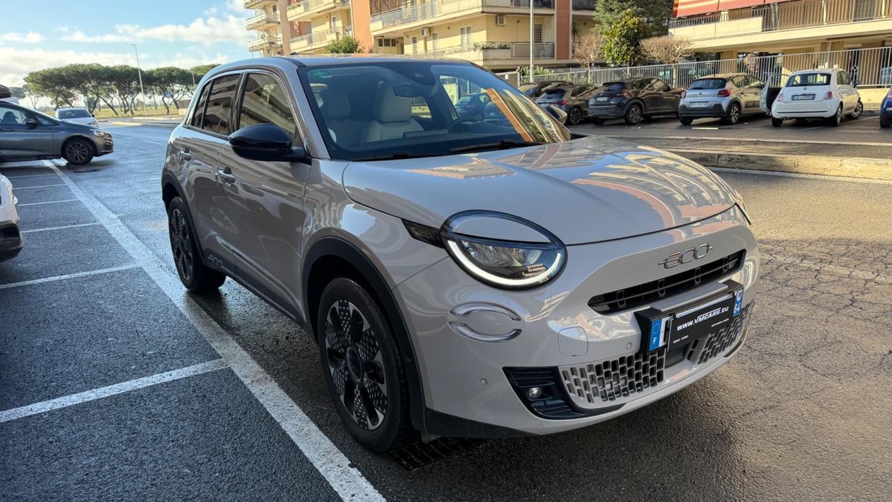 Fiat 600 Hybrid 110 CV DCT MHEV La Prima LED NAVI KAMERA PELLE CERCHI 18 SEDILI ELETTRICI RISCALDATI