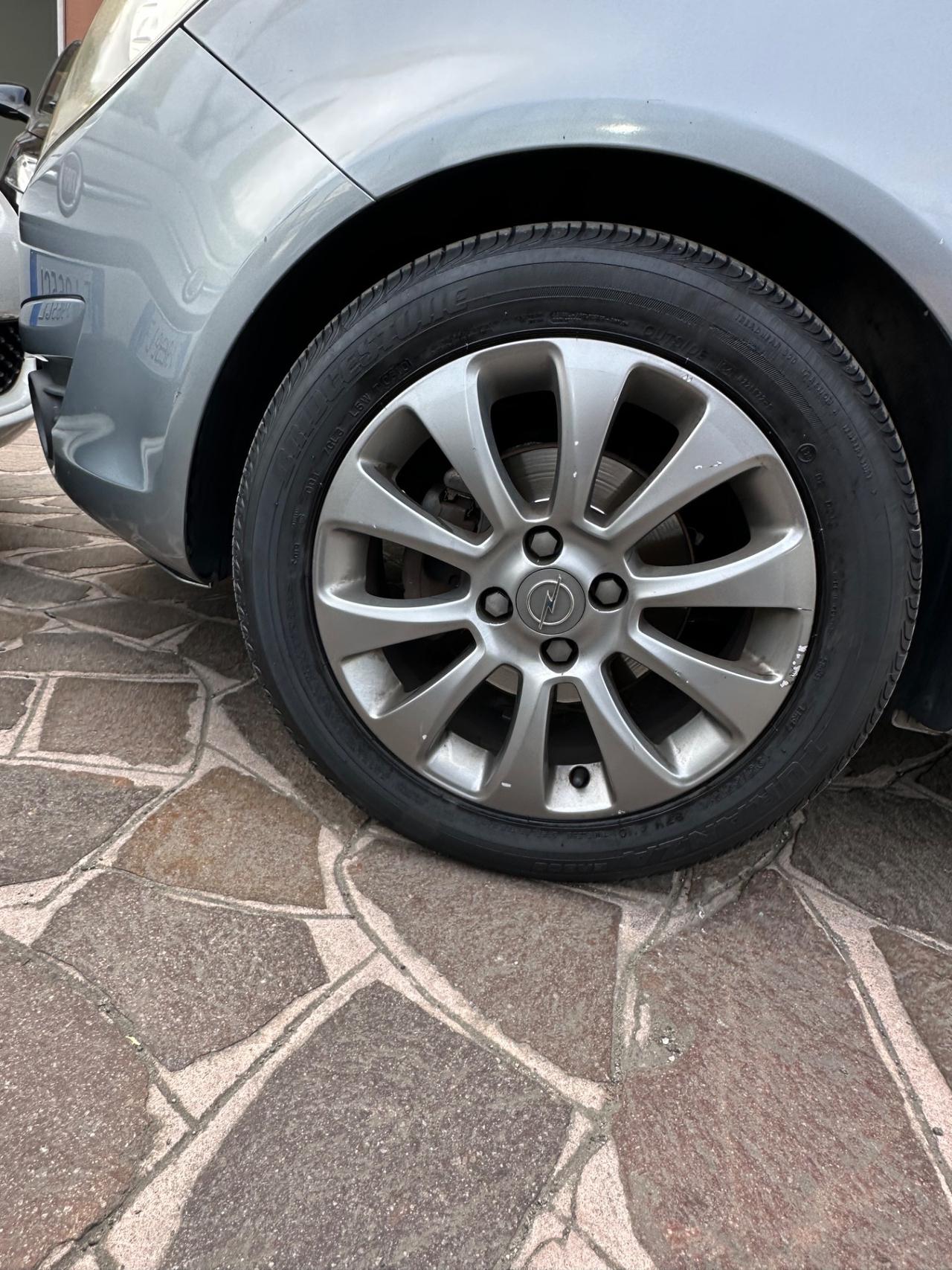 Opel Corsa 1.2 80CV 3 porte GPL-TECH Edition