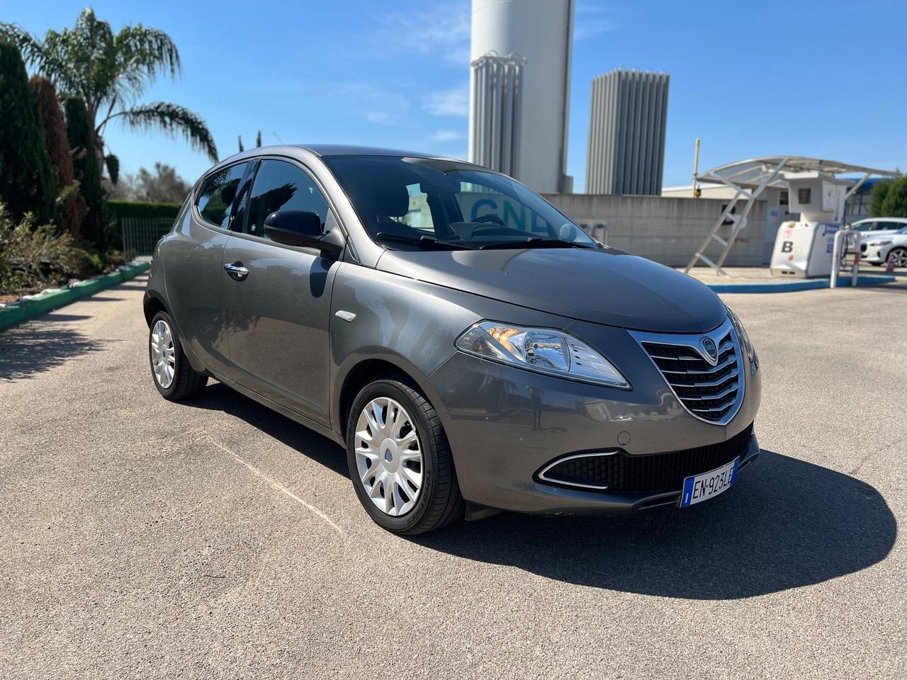 Lancia Ypsilon 1.3 MJT 95 CV 5p NEOPA Platinum