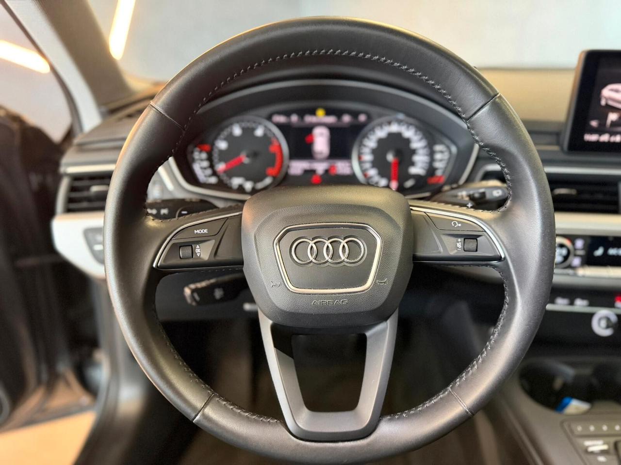 Audi A4 Avant 30 TDI S tronic Business