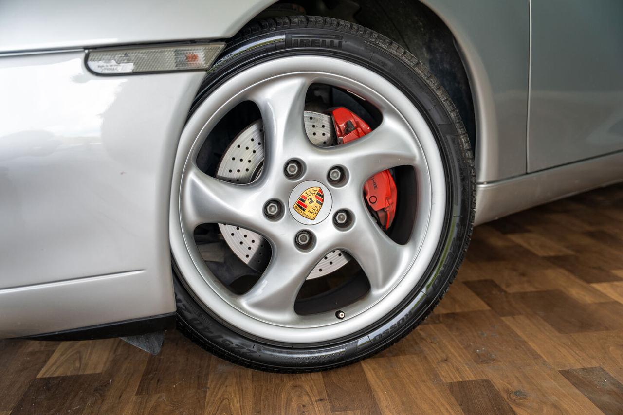 Porsche 911 Cabrio 3.4 Carrera 4 cabrio