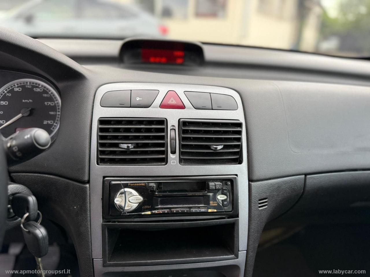 PEUGEOT 307 1.4 5p. XR
