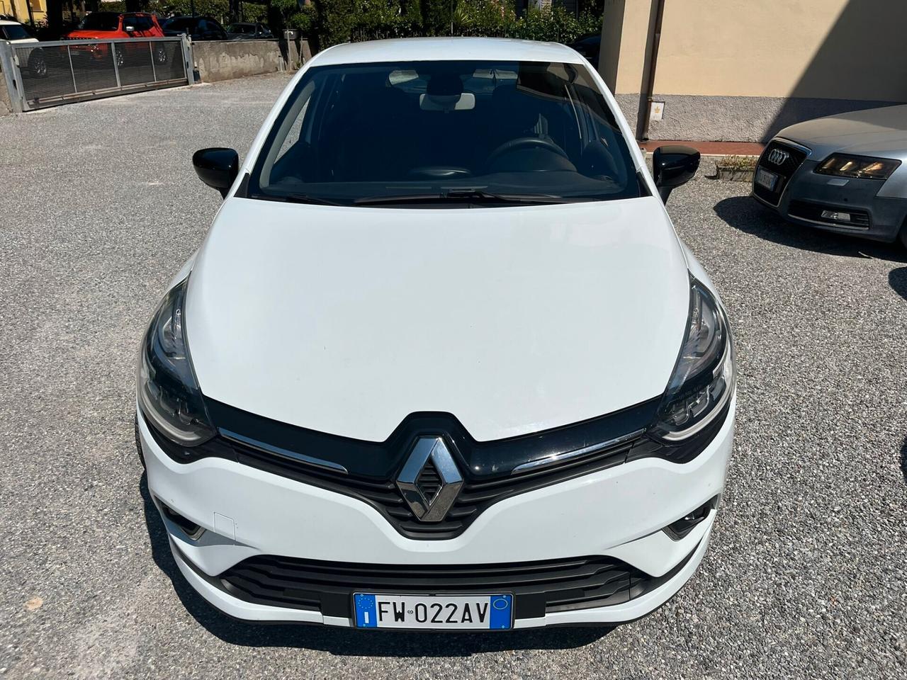 Renault Clio dCi 8V 90 CV 5 porte Moschino Intens ok neopatentati