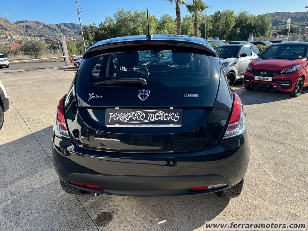 Lancia Ypsilon silver SOLO 51000KM A SOLI 125 EURO AL MESE