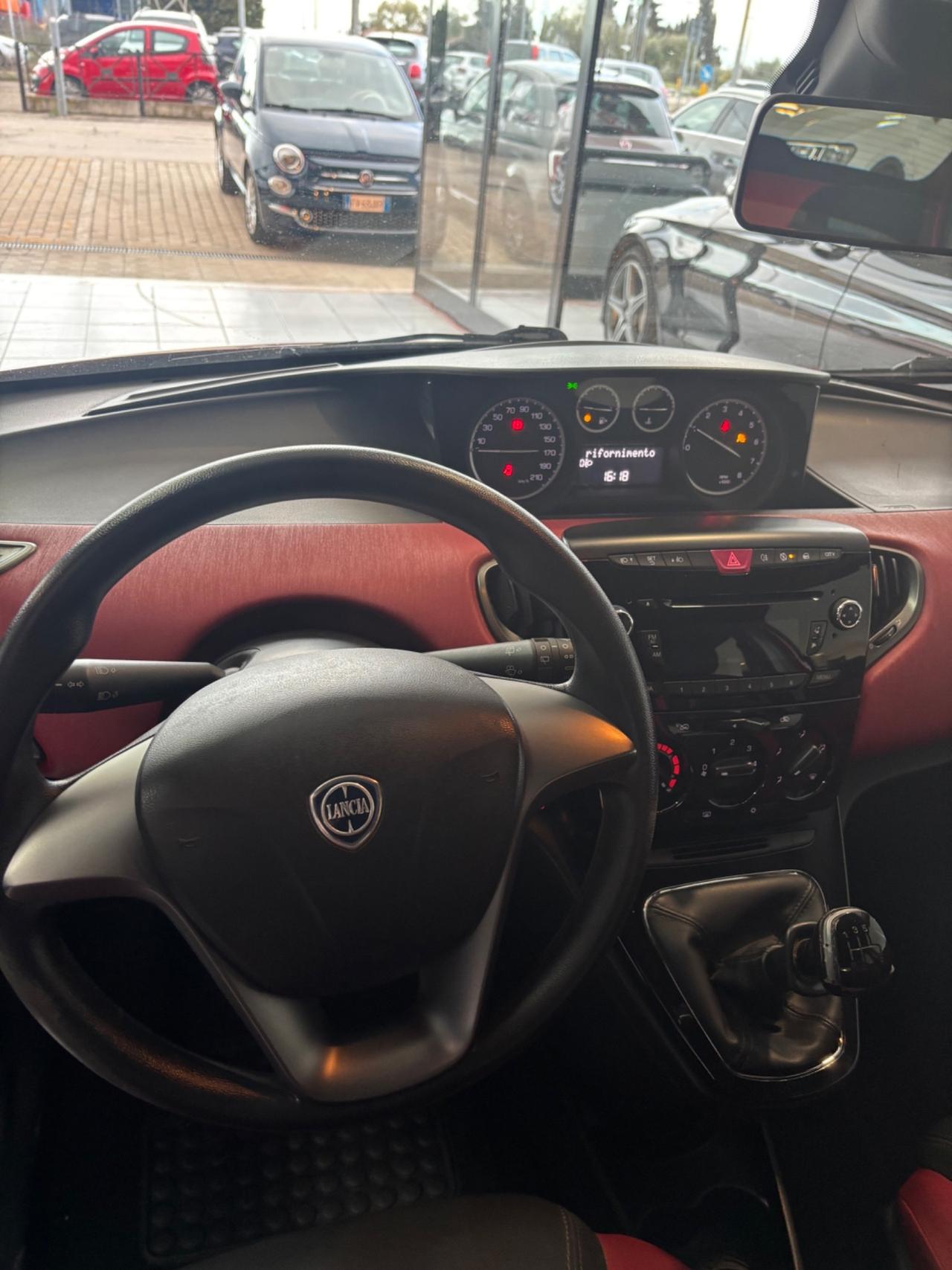 Lancia Ypsilon 1.2 69 CV 5 porte S&S Platinum