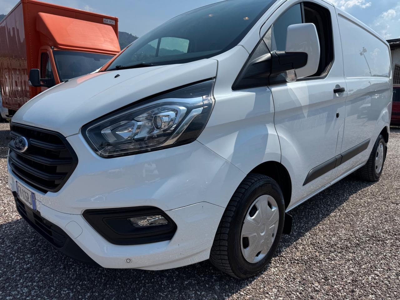 Ford Tourneo Custom AUTOCARRO