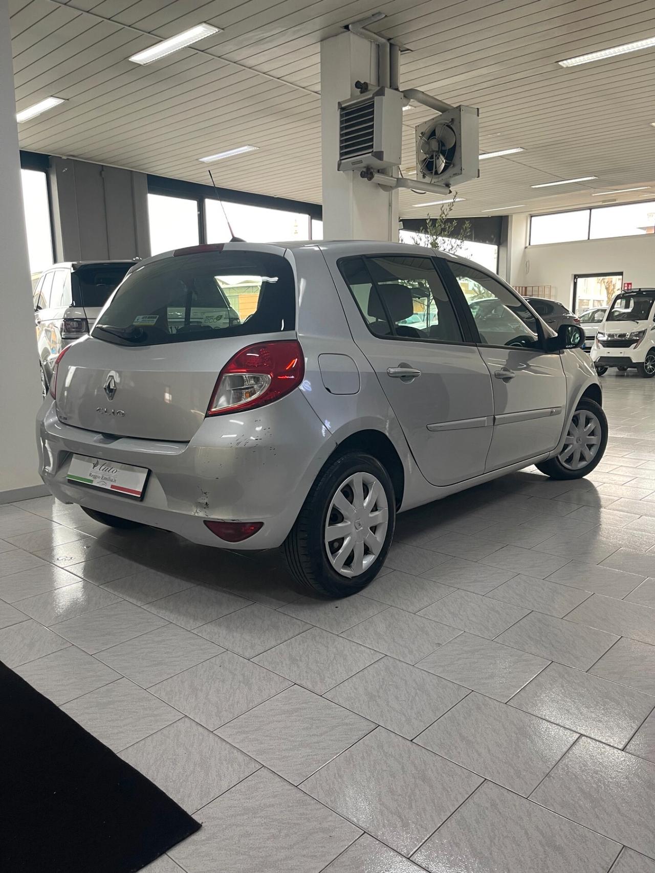 Renault Clio 1.2 16V 75 CV 5 porte Luxe