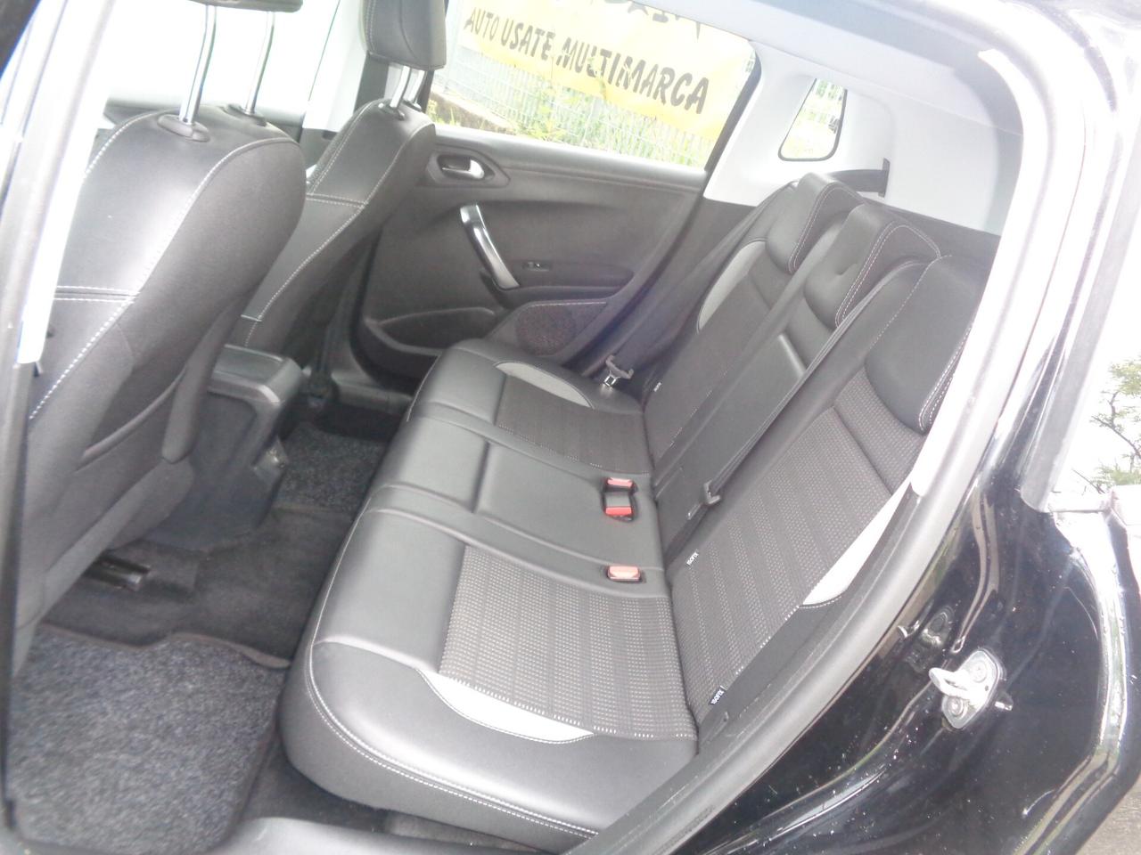 Peugeot 2008 BlueHDi 100 GT Line da vetrina