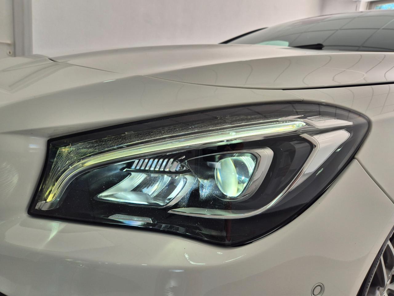 Mercedes-Benz CLA 220 d Shooting Brake AMG Line