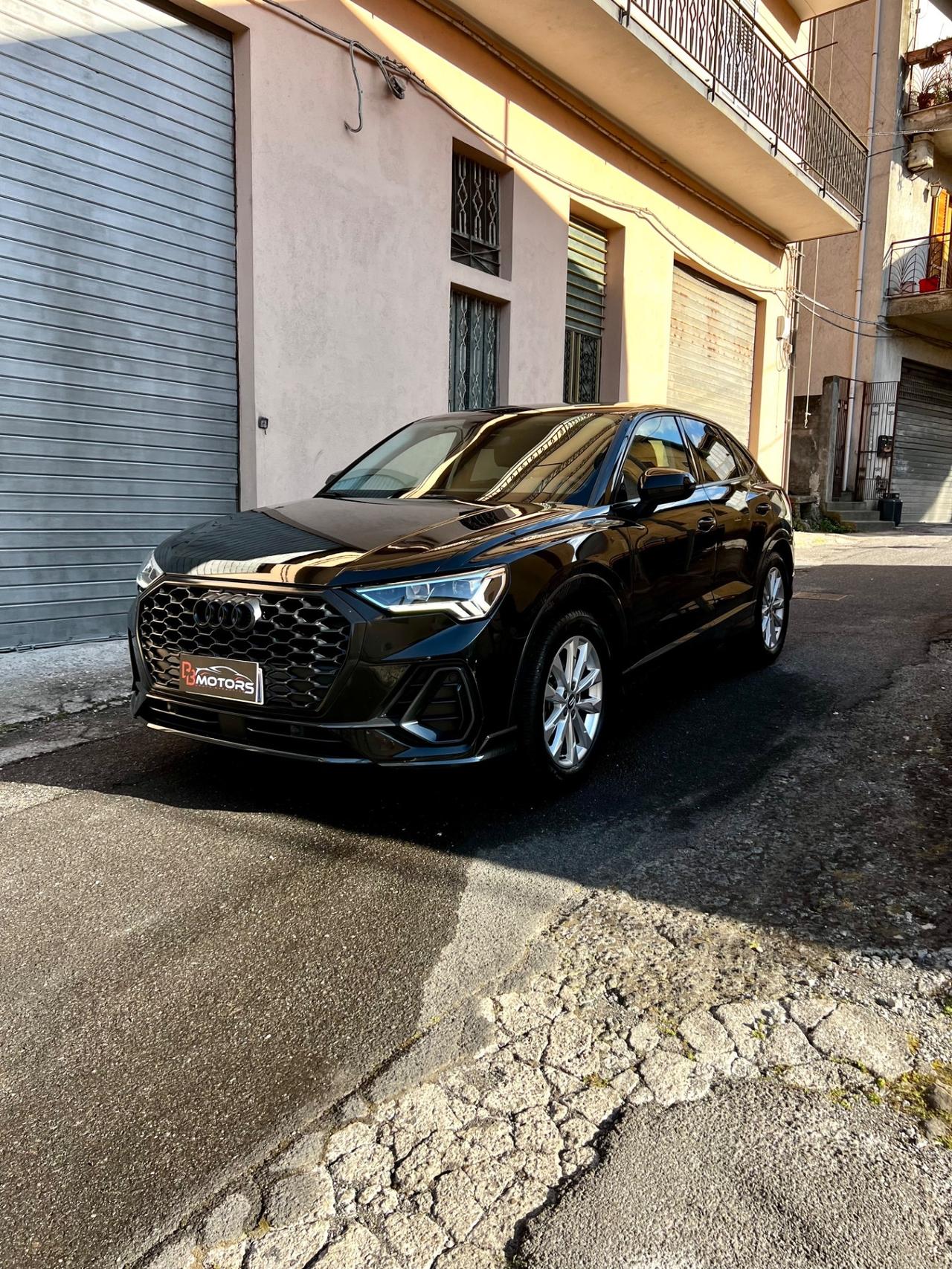 Audi Q3 SPB 35 TDI S line edition total black