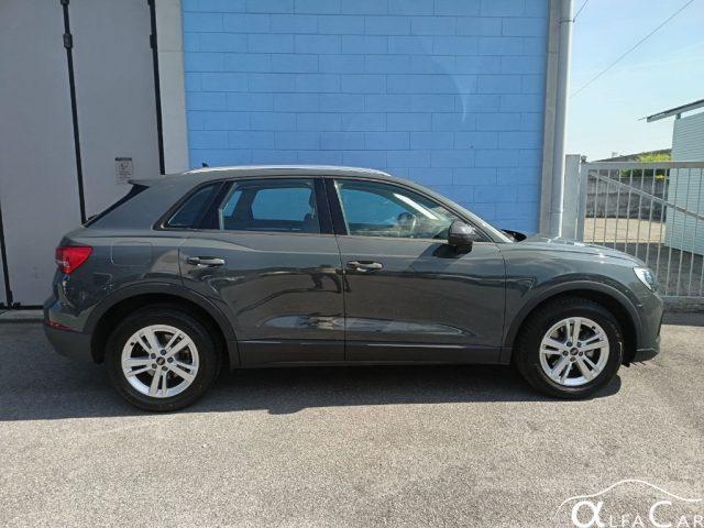 AUDI Q3 35 TFSI S tronic Business