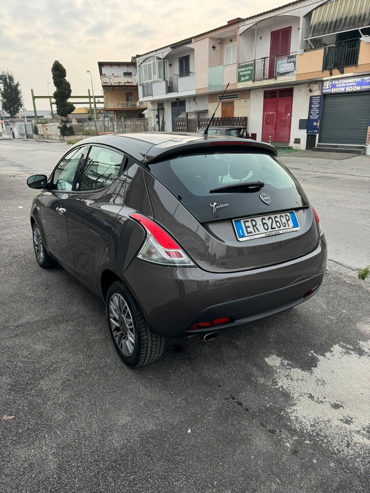 Lancia Ypsilon 1.2 69 CV 5 porte GPL Ecochic Gold