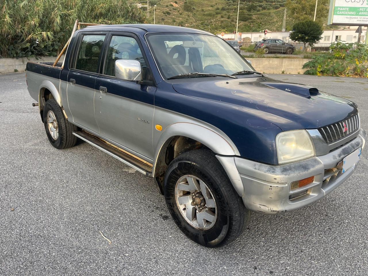 Mitsubishi L200 2.5 TDI 4WD Club Cab Pick-up GLS