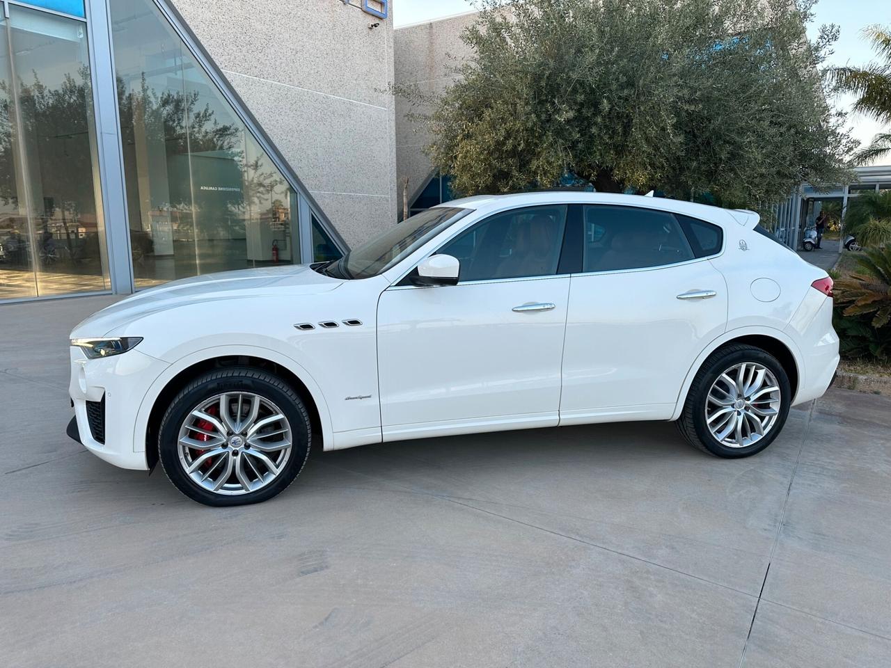 Maserati Levante V6 Gransport offerta T-Stock prezzo imperdibile