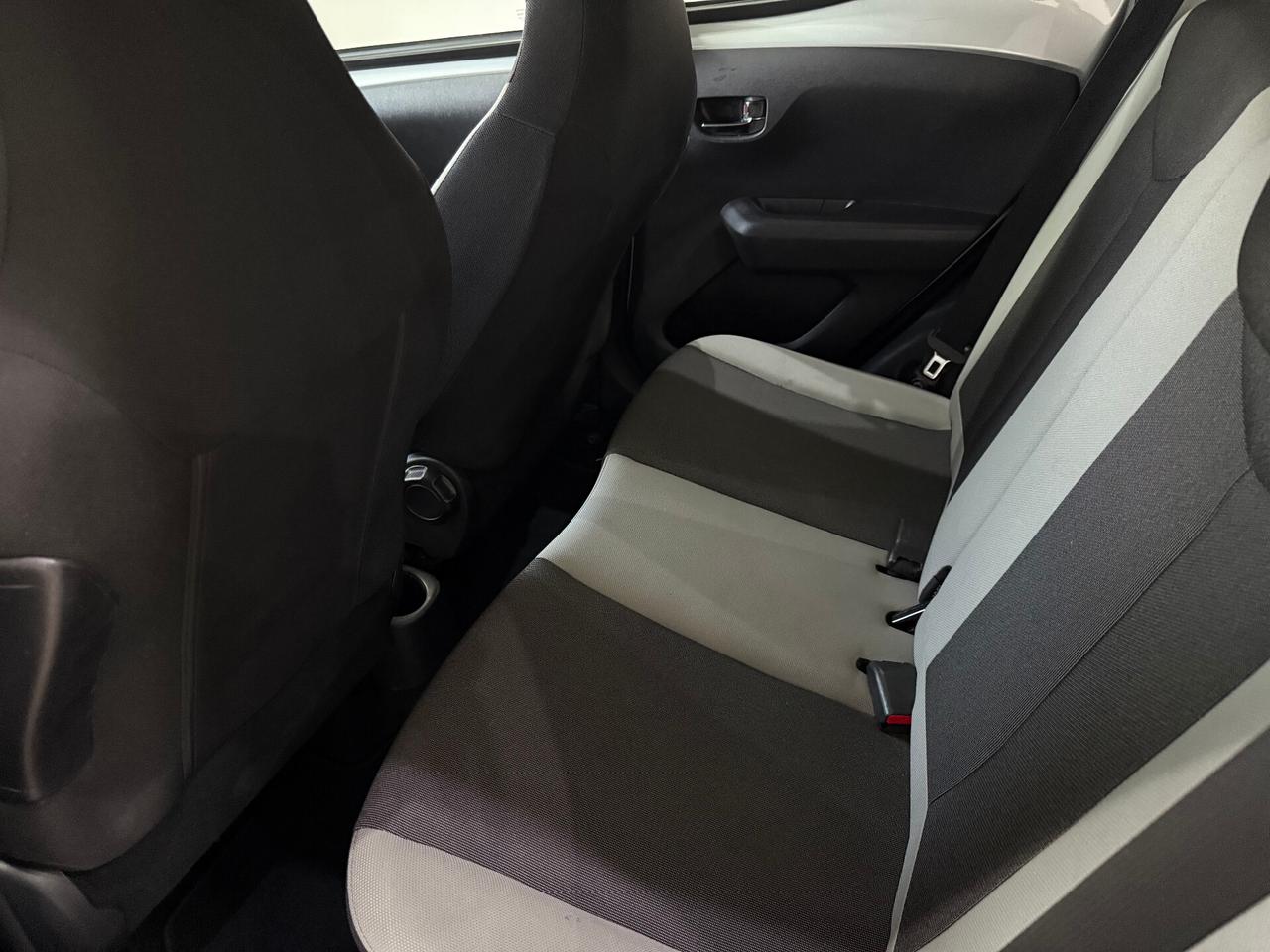 Toyota Aygo 1.0 VVT-i 69 CV 5 porte x-cite Neopatentati