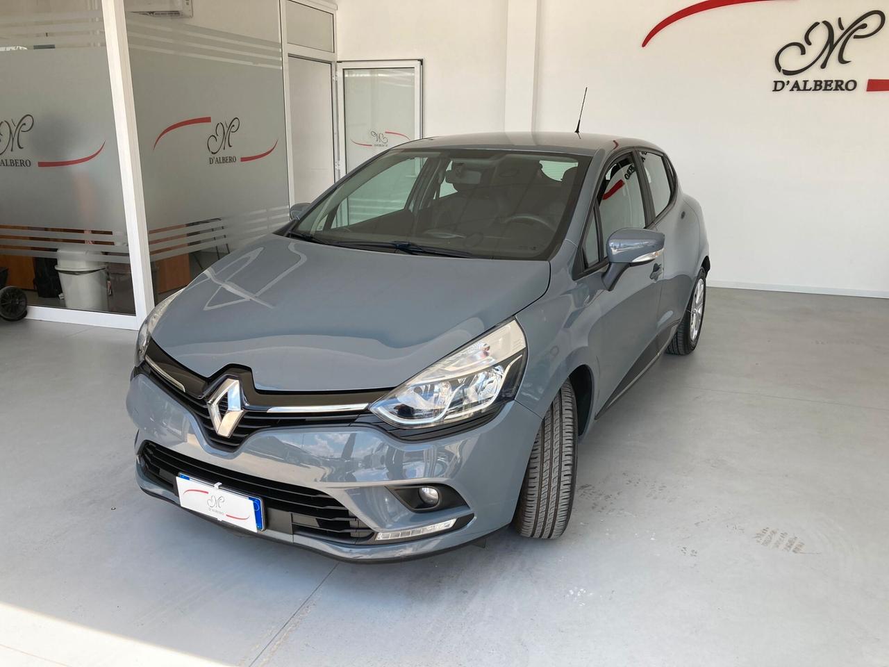 Renault Clio TCe 12V 90 CV 5 porte Moschino Zen