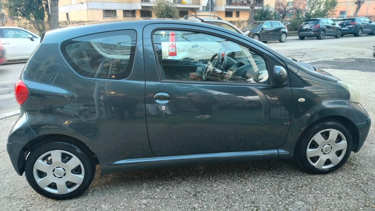 Toyota Aygo 1.0 12V VVT-i 3 porte Sol