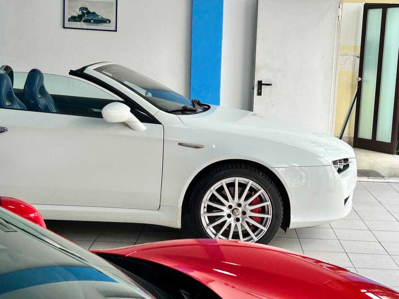 Alfa Romeo Spider 2.4 JTDm 200CV Q-Tronic
