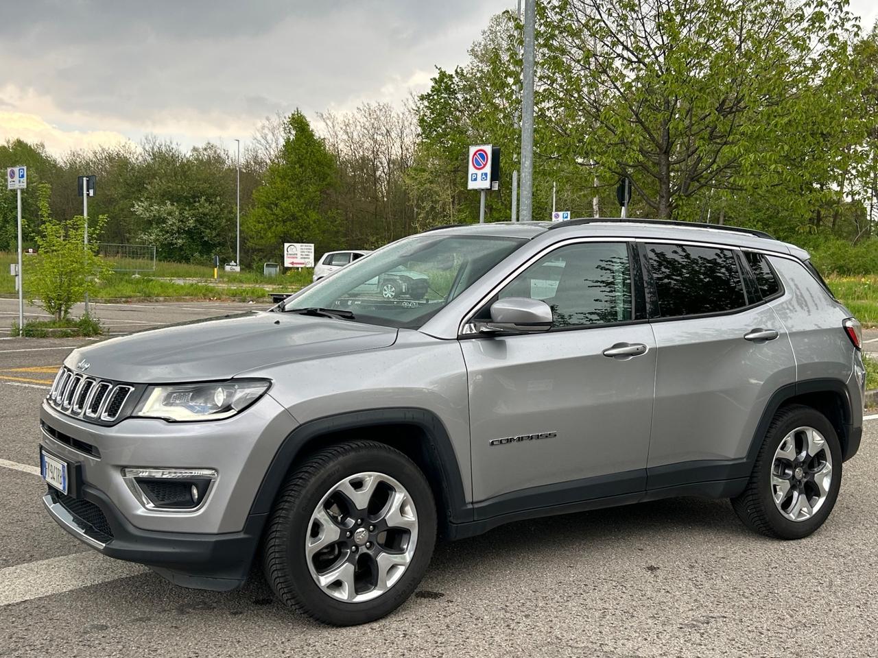 Jeep Compass LIMITED KM 60.000 – Navi – Sensori – Perfetta!