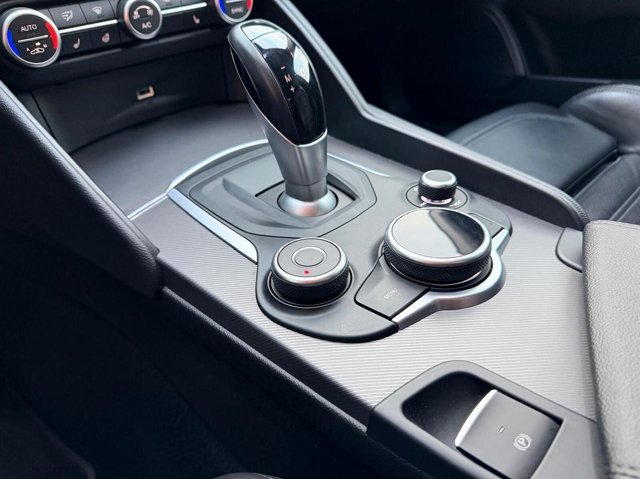 Alfa Romeo Giulia 2.2 Turbodiesel 210 CV AT8 AWD Q4 Veloce