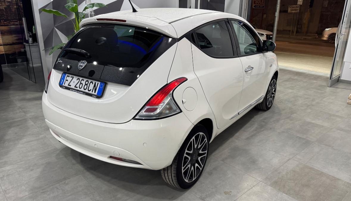 Lancia Ypsilon 1.2 69 CV 5 porte S&S Platinum-43.000 km