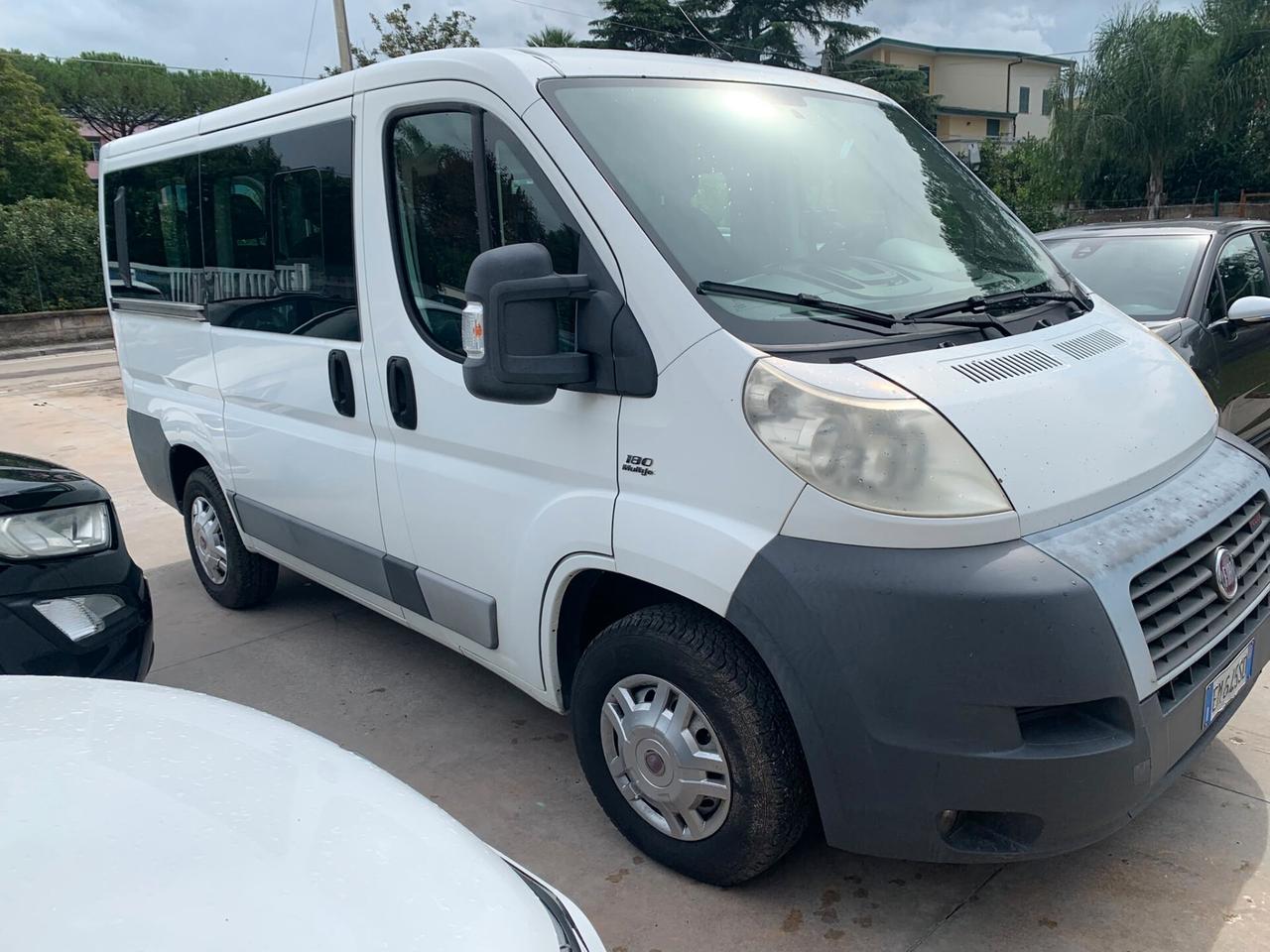 AUTOVETTURA 9 POSTI PULMINO
