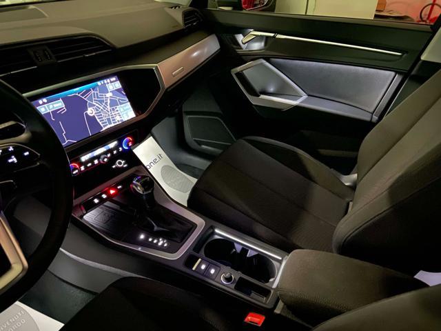 AUDI Q3 35 2.0 TDI S tronic Business Advanced COCKPIT