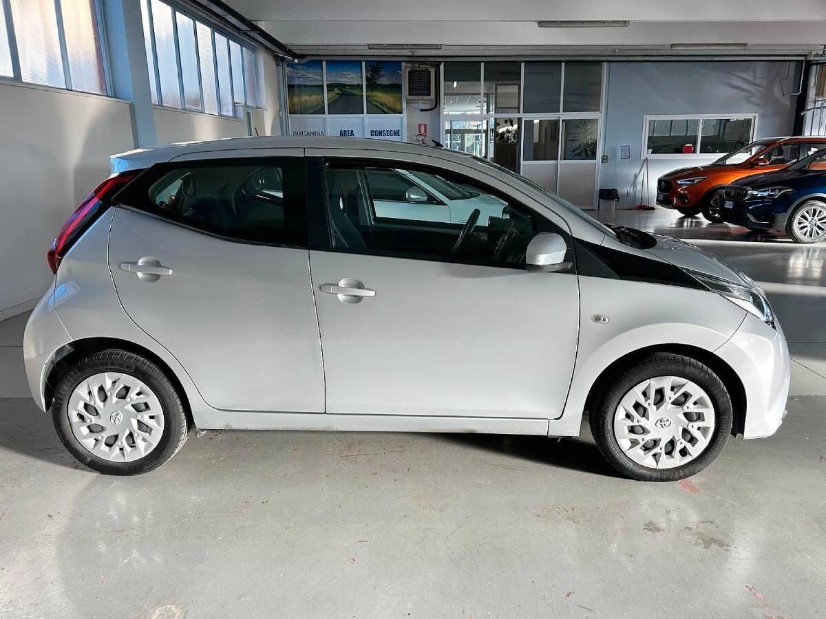 Toyota Aygo 1.0 VVT-i 72 CV 5 porte x-cool