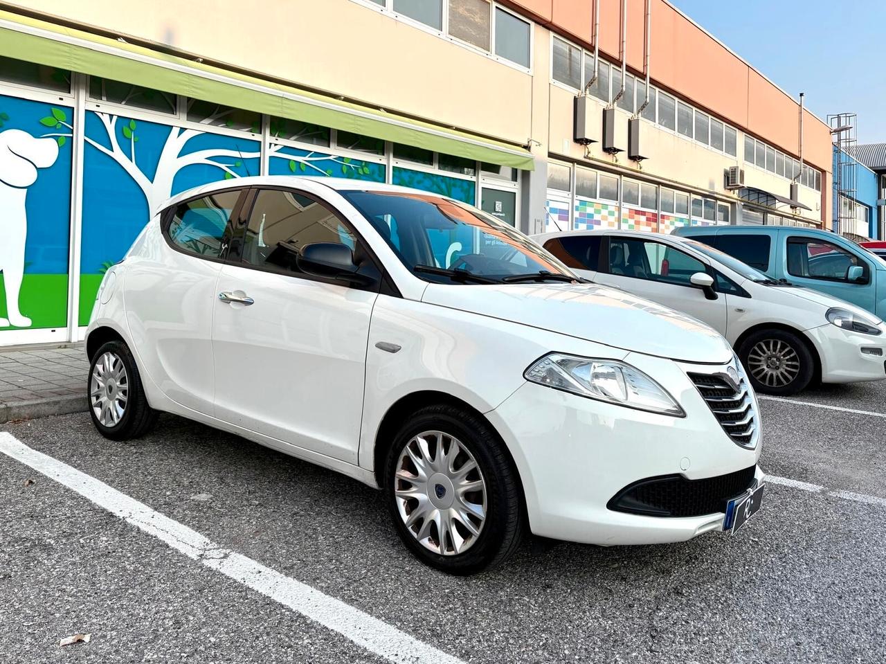 Lancia Ypsilon 1.3 MJT 16V 95 CV 5 porte S&S Silver