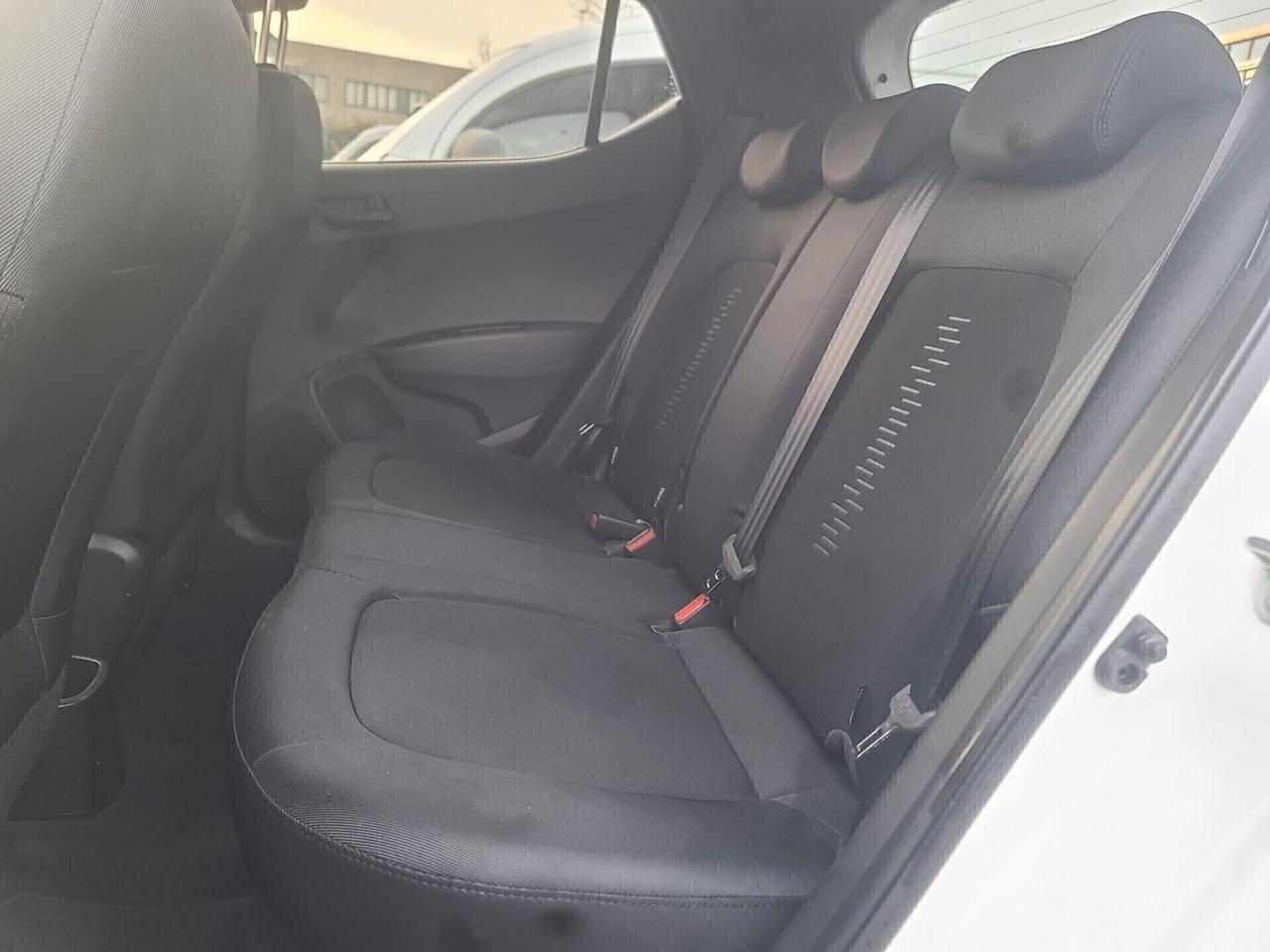 Hyundai i10 1.0 BENZ SOLO 20.000KM