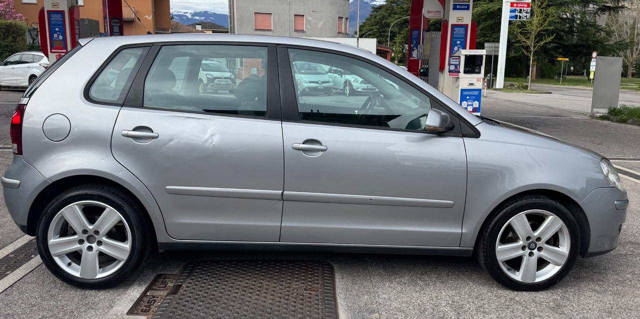 Volkswagen Polo 1.4/80CV TDI 5p. Sportline